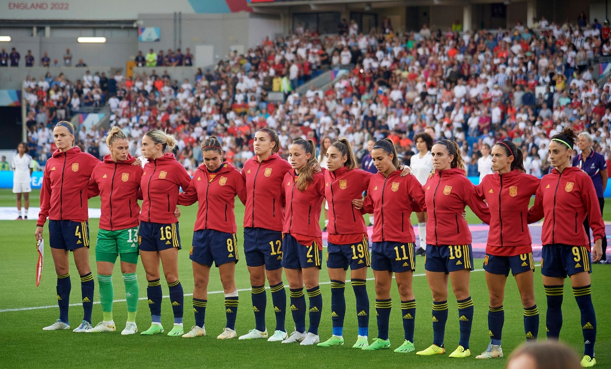 Spain women's team resign